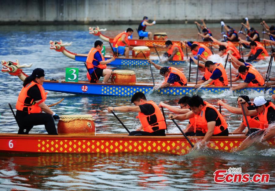 Dragon boat race in Yichang, Hubei