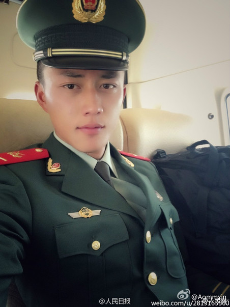 A web celebrity, and a special force soldier