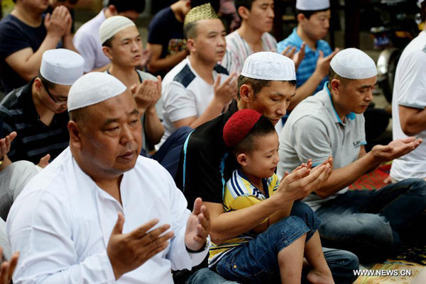 Xinjiang's Party chief delivers greetings to Muslims for Ramadan