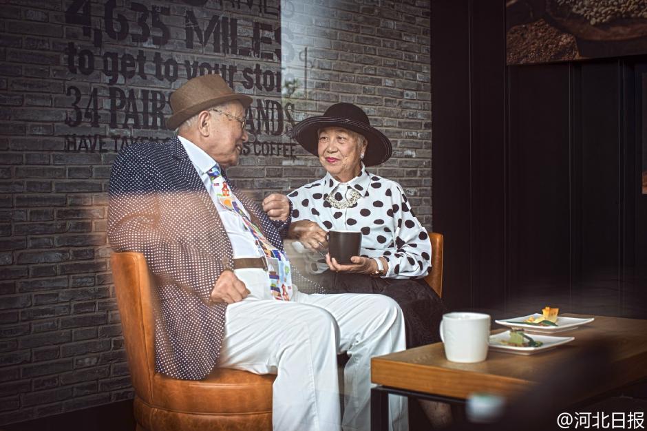95-year-old couple takes fashion photos to mark 64th wedding anniversary