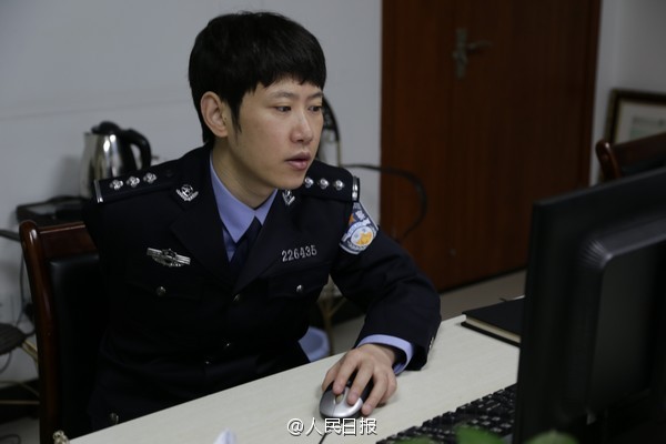 Injured police officer displays perseverance and kindness 