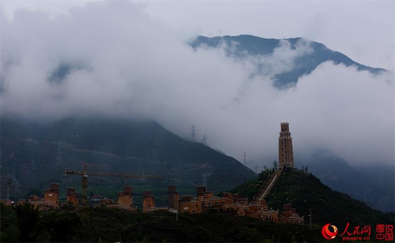 Qiang women mark Waerezu Festival in Sichuan