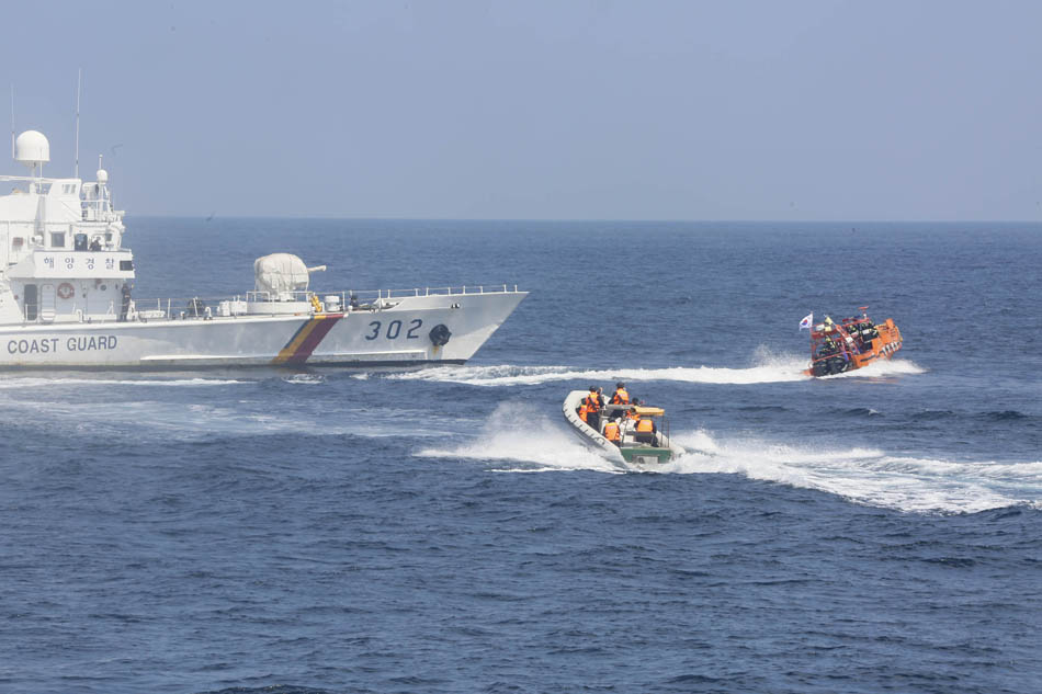 China Coast Guard ship visits South Korea 