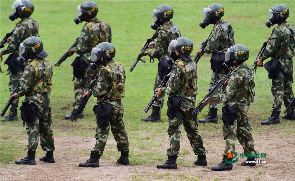Guangdong border armed police force conducts actual combat contest