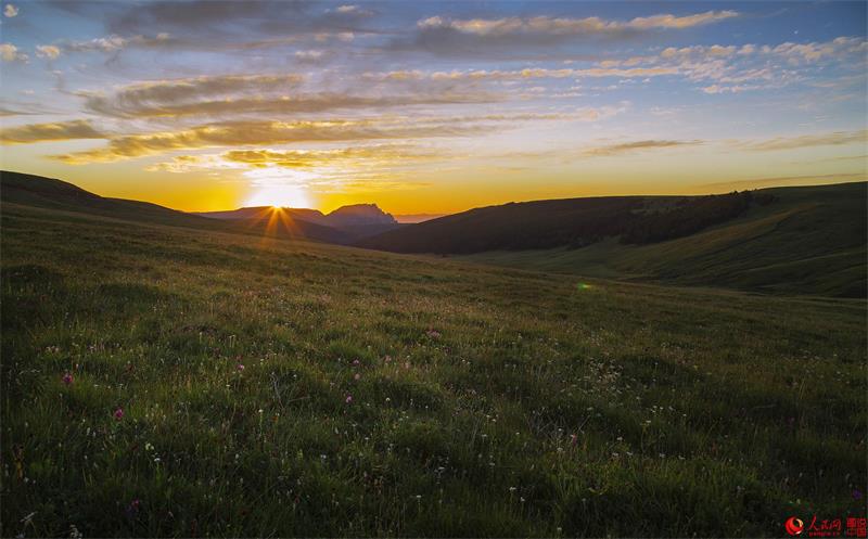 Breathtaking scenery of Luya Mountain Scenic Spot