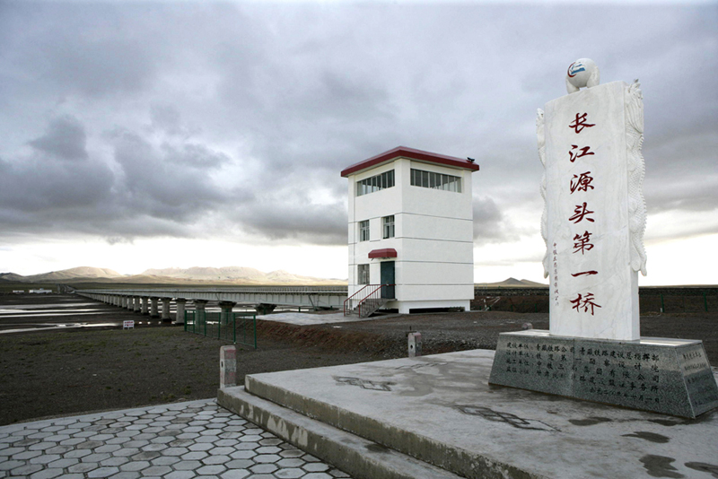 Riding along 'route to heaven': 10th anniversary of the Qinghai-Tibet Railway