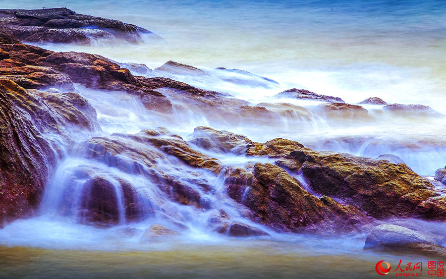 Tranquil seaside scenery of Shitang village