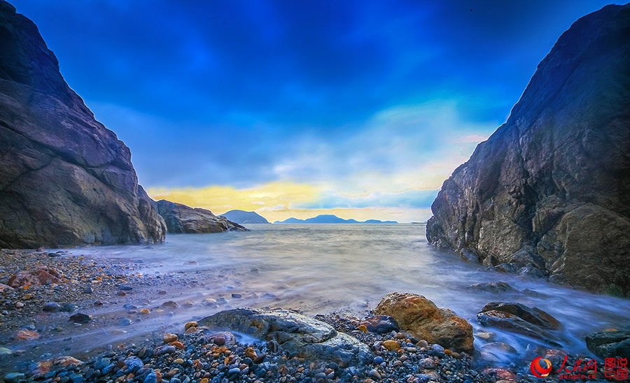 Tranquil seaside scenery of Shitang village