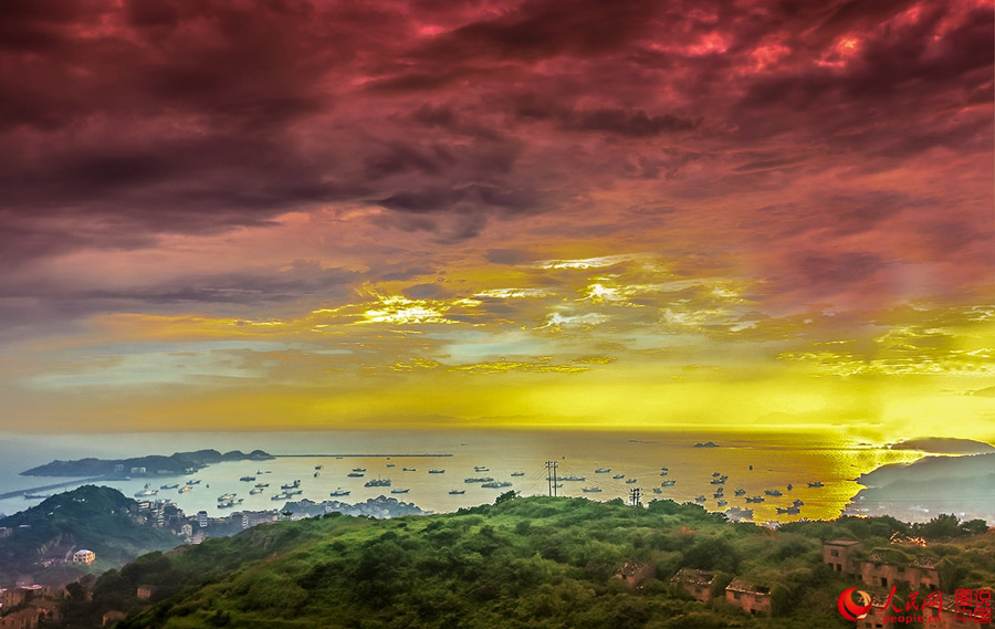 Tranquil seaside scenery of Shitang village