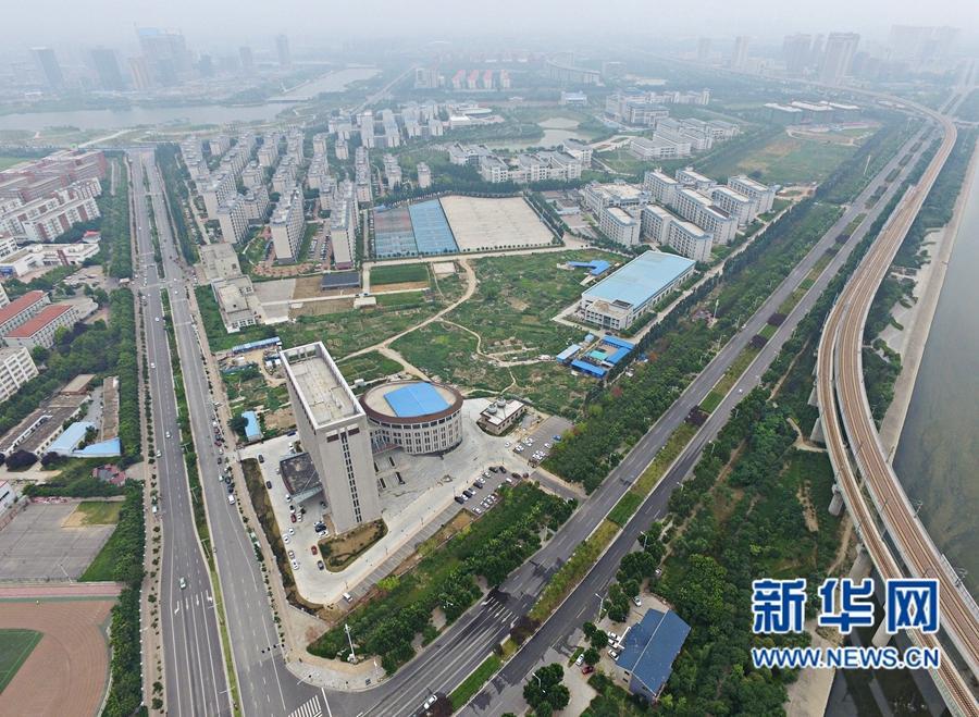 Toilet-shaped building in Henan goes viral