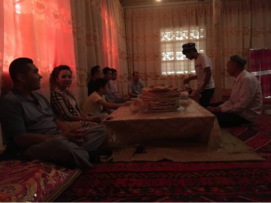 Xinjiang people celebrate Lesser Bairam