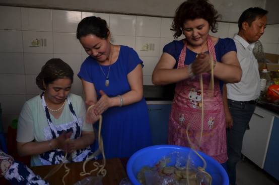 Xinjiang people celebrate Lesser Bairam