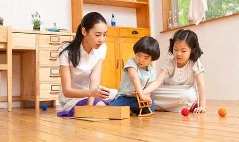 Hangzhou couple offers 30,000 yuan for tutor to play with their children