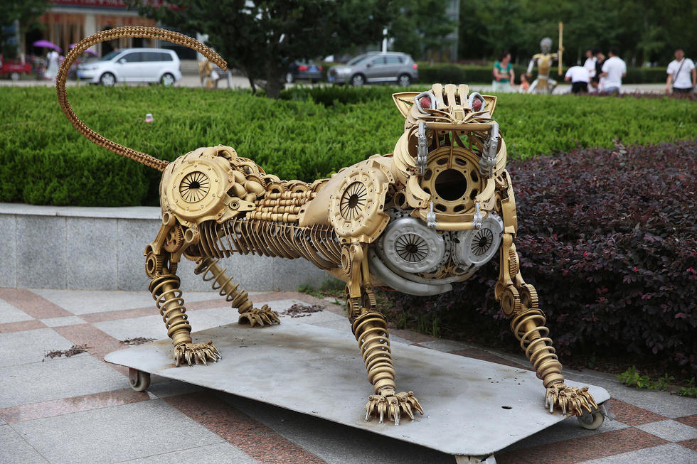 Chinese zodiac made of recycled automotive parts on display in Anhui