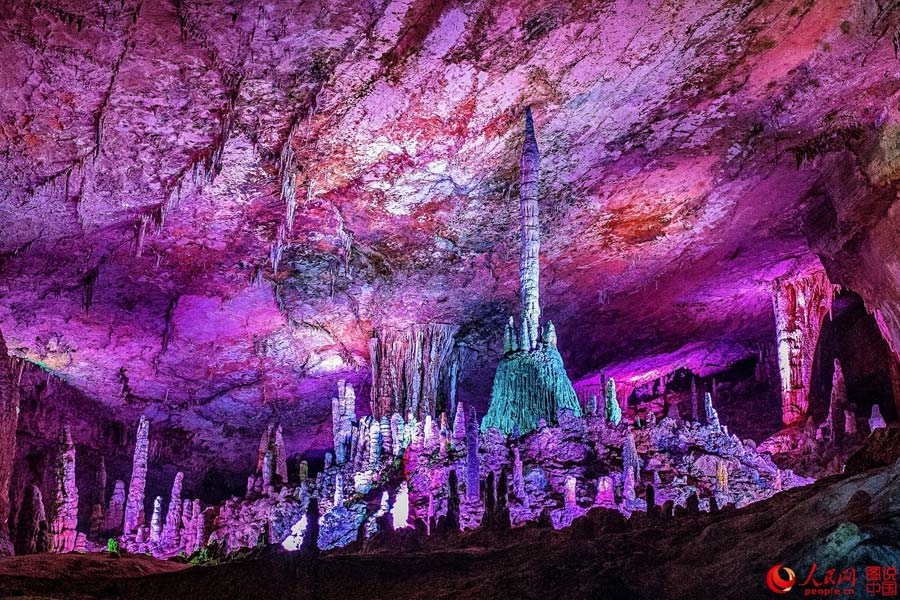 Fascinating cave in Zhangjiajie