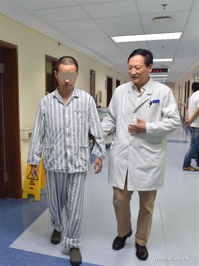 China Focus: Chinese doctors succeed in rare 3D-printed vertebrae implant