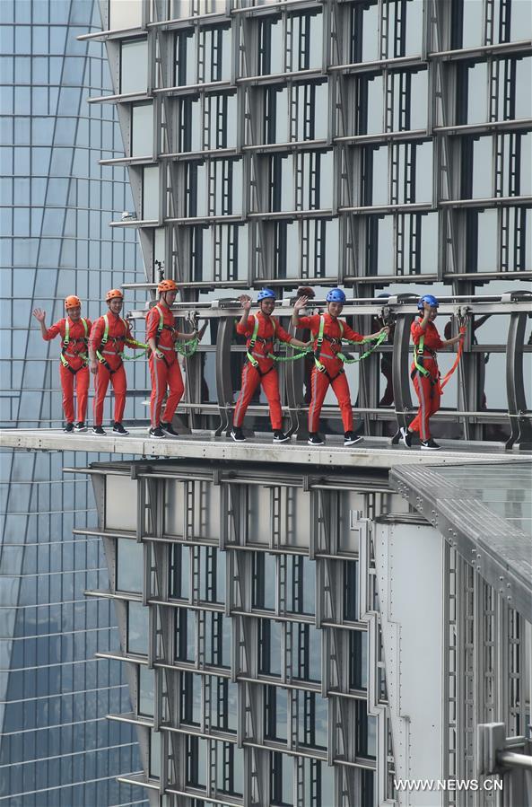 Glass skywalk in Shanghai starts trial run