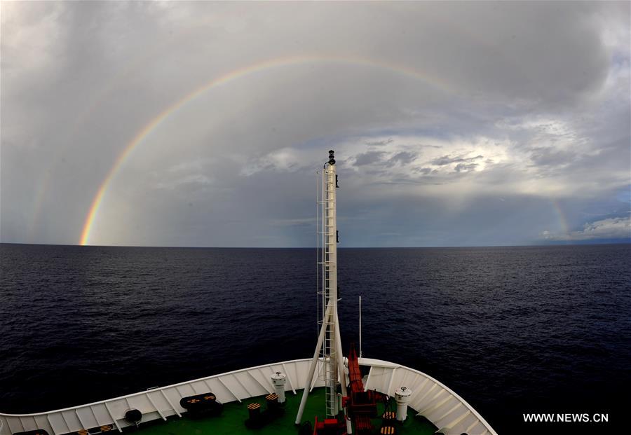 Chinese deep-sea explorer ship sails across equator