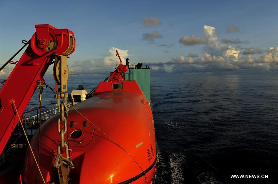 Chinese deep-sea explorer ship sails across equator