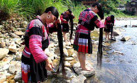 Huangluo: China's 'long hair village'