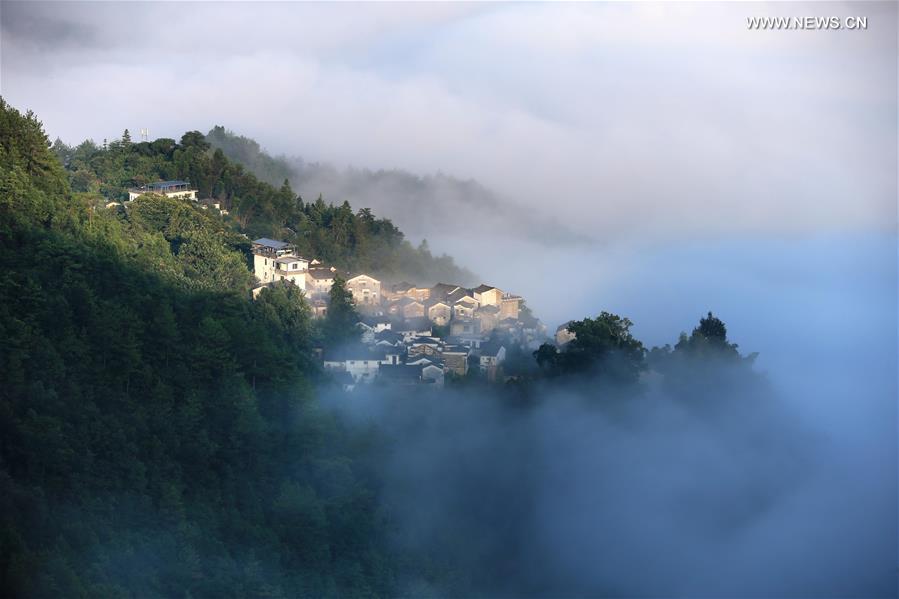 In pics: ancient village in E China' s Anhui