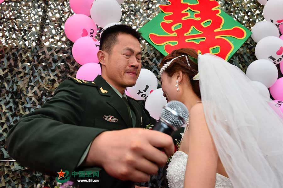 Chinese valentines: PLA soldiers stationed in border areas reunite with their wives