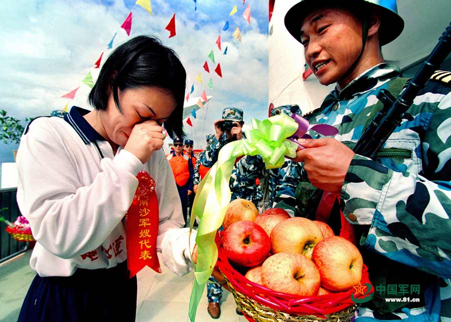 Chinese valentines: PLA soldiers stationed in border areas reunite with their wives