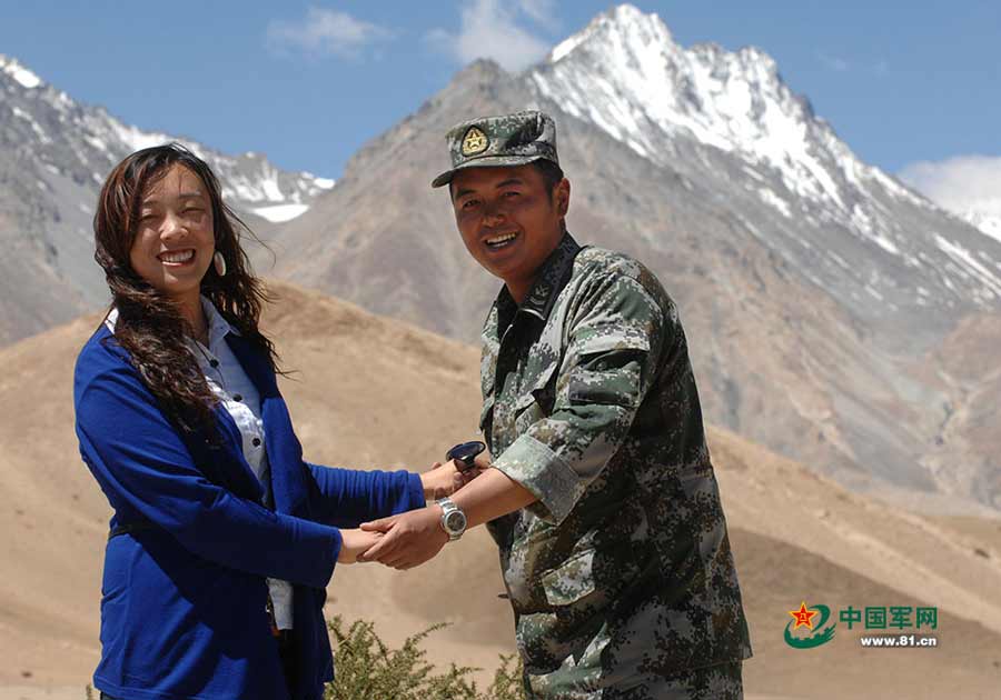 Chinese valentines: PLA soldiers stationed in border areas reunite with their wives