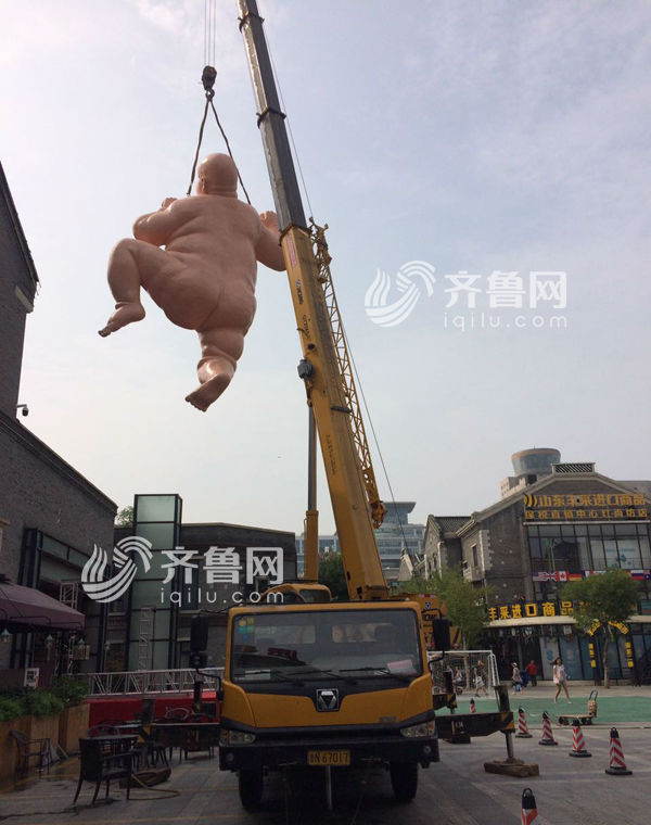Naked statues removed from Jinan city center