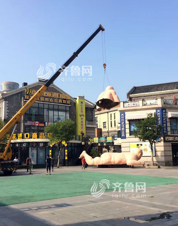 Naked statues removed from Jinan city center