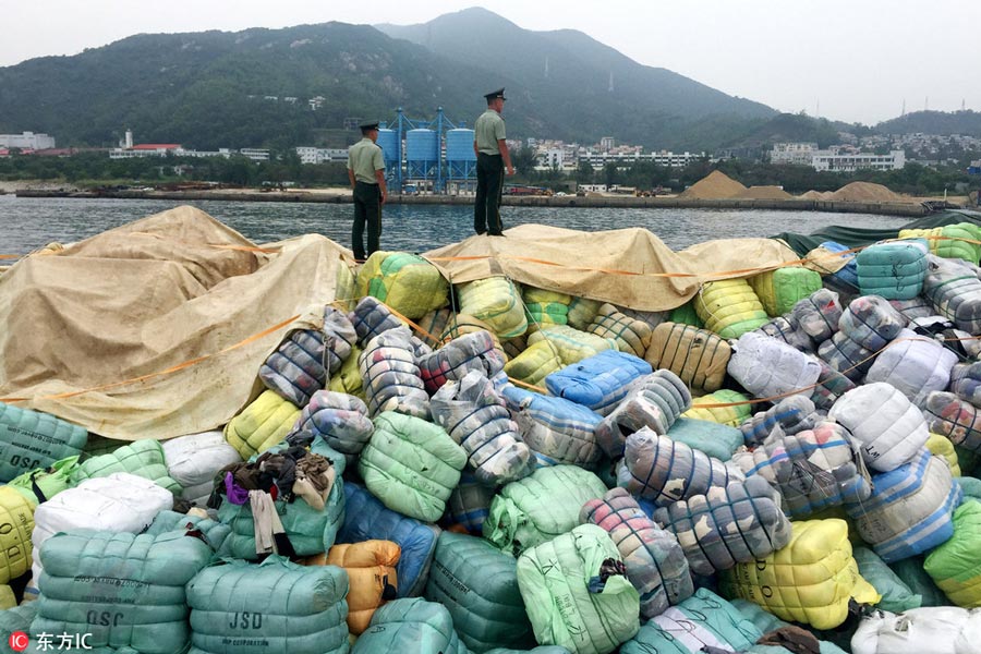 Shenzhen seizes 549 tons of illegally smuggled clothing, mainly obtained from landfills and morgues