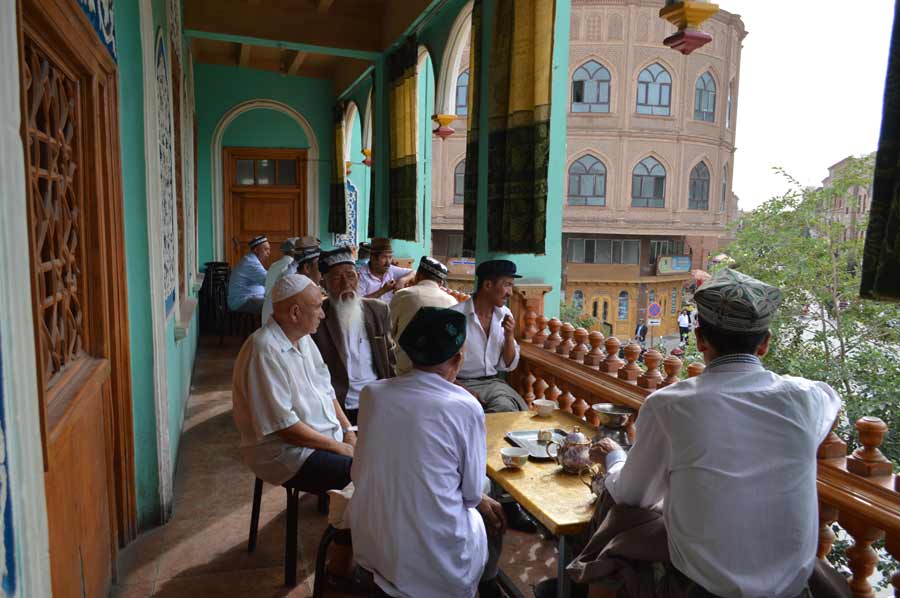 Century-old tea house welcomes guests in Kashgar