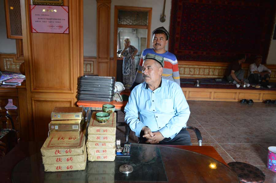 Century-old tea house welcomes guests in Kashgar