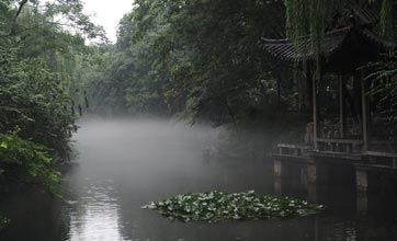 Beautiful scenery of Jinan's Spouting Spring