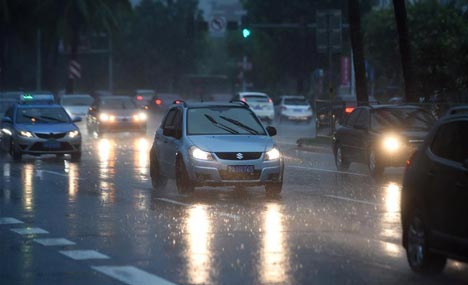 South China's Hainan affected by typhoon "Dianmu"