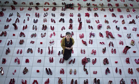 Art show 'Red Shoes' held in Argentina