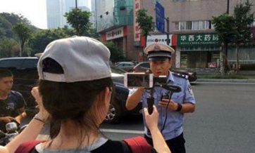 Traffic police live webcasts generate viewers in China