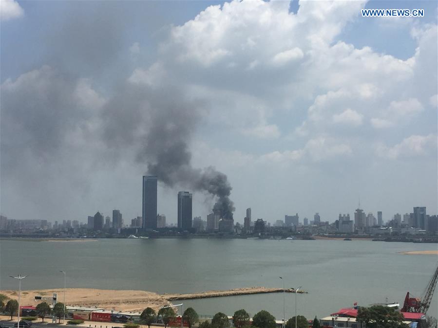 Fire breaks out at residential building in east China