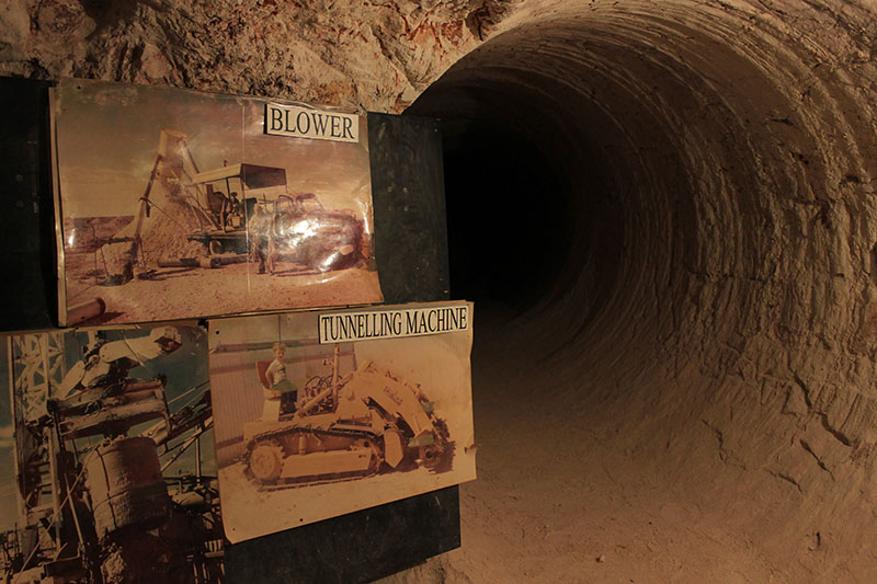 Explore the underground city along the historic path: Ummona Opal Mine &Museum