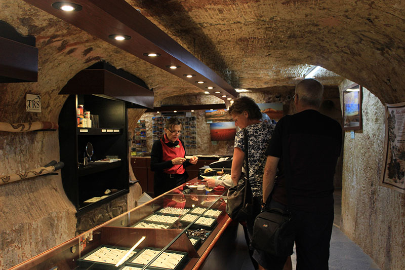 Explore the underground city along the historic path: Ummona Opal Mine &Museum