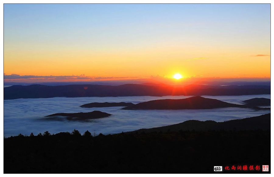 Magnificent sunrise over Daqing Mountain