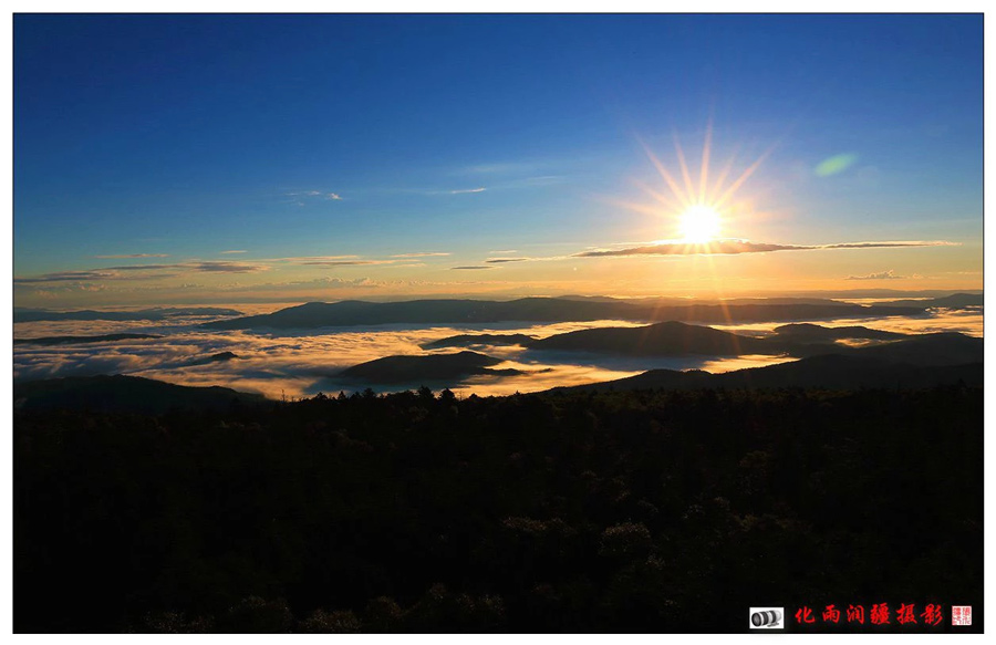 Magnificent sunrise over Daqing Mountain