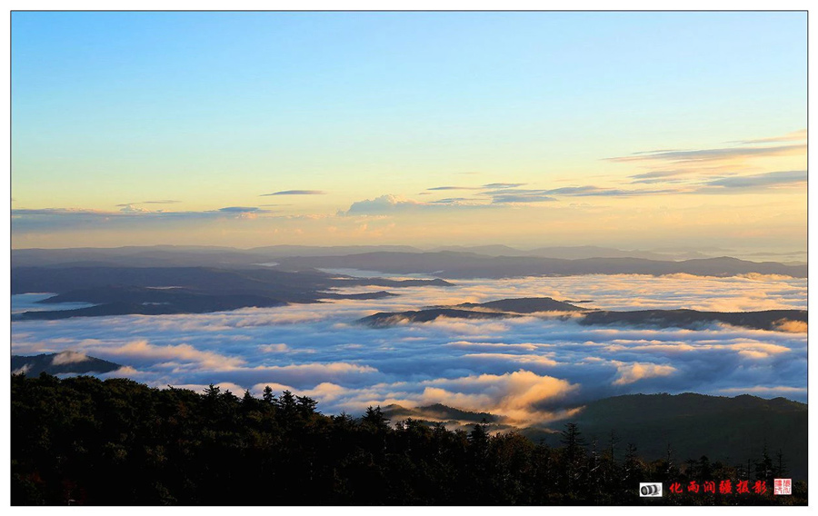 Magnificent sunrise over Daqing Mountain