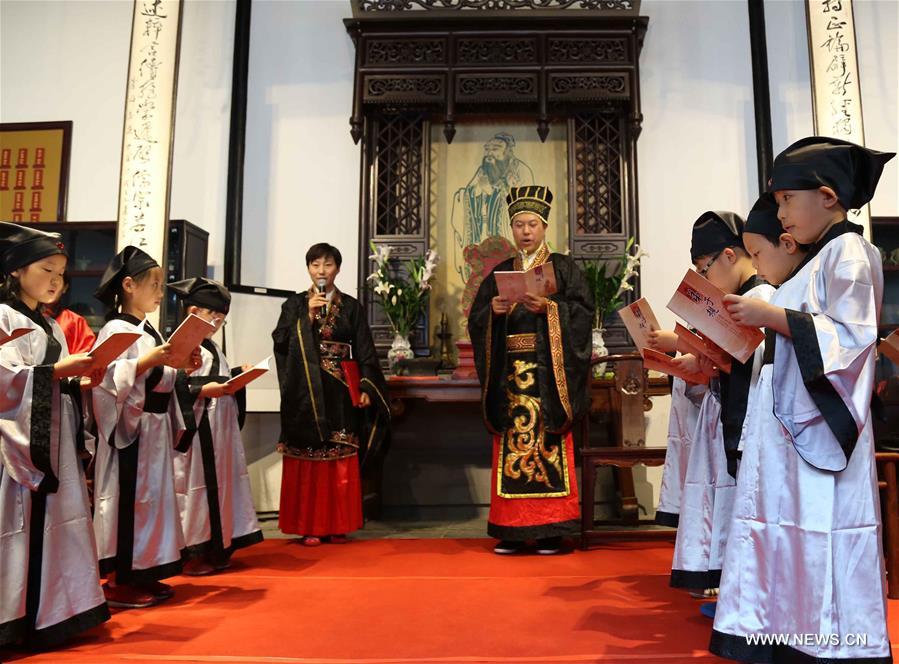 Ceremony held in Jiangsu to mark new semester