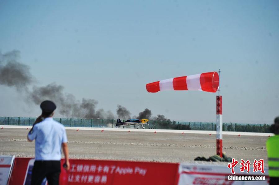 Acrobatic plane crashes in NW China, pilot killed