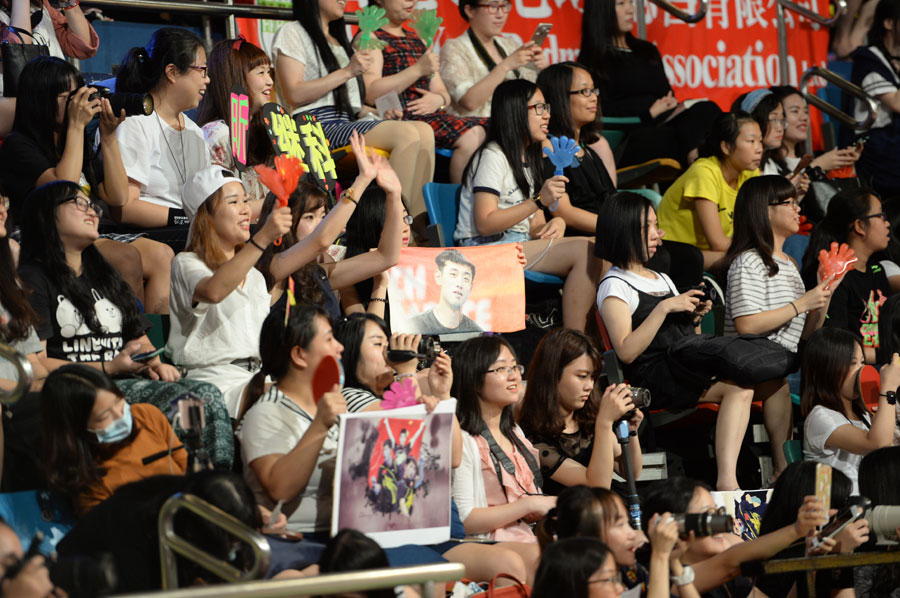 HK fans meet and greet mainland Olympians