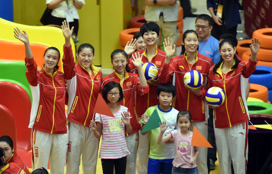 HK fans meet and greet mainland Olympians