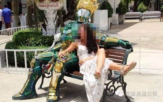 Chinese tourists on their best behavior in Thailand