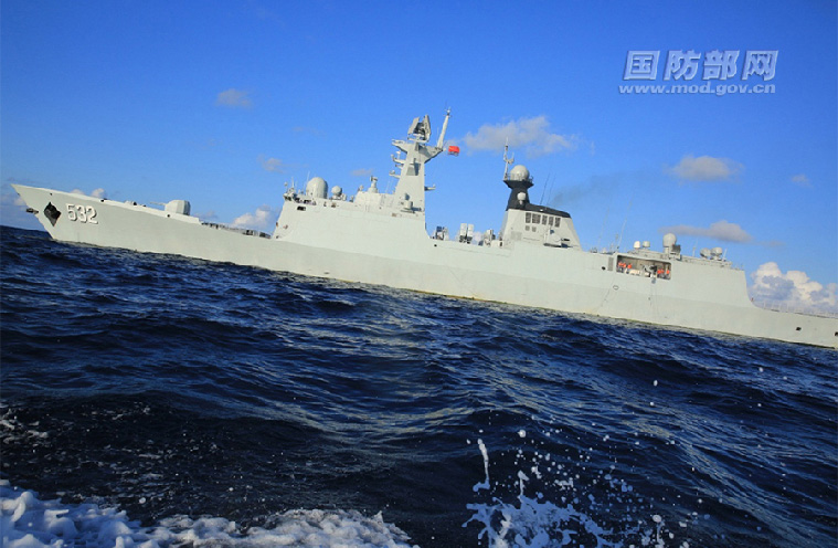 Missile destroyer Jingzhou attends combat training