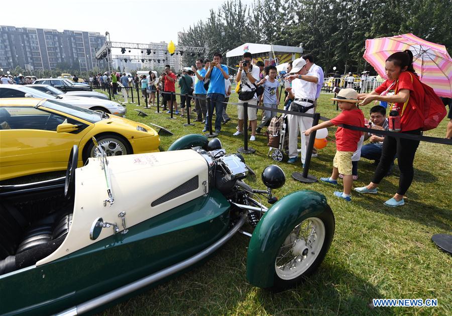 Vintage vehicle fair held in Beijing (4) - People's Daily Online